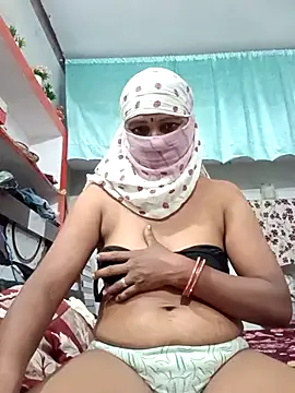 Snapshot of ZIVAA chatting on 10-21-25, 05:19 ZIVAA online show from 10-21-25, 05:19