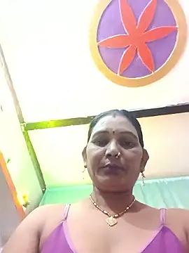 Snapshot of ZIVAA chatting on 10-25-25, 05:37 ZIVAA online show from 10-25-25, 05:37