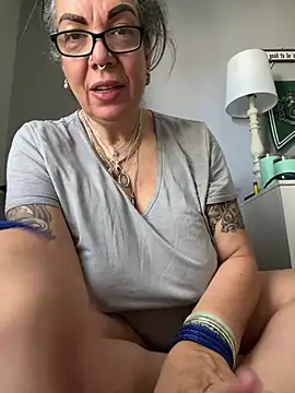 dieseldame1313 online show from 01-17-25, 06:23