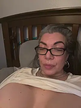 dieseldame1313 online show from 01-20-25, 11:02