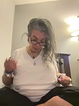 dieseldame1313 online show from 01-22-25, 07:25