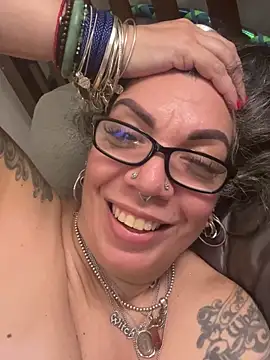 dieseldame1313 online show from 02-11-25, 08:05