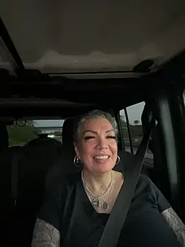 dieseldame1313 online show from 02-14-25, 11:53