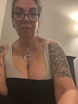 dieseldame1313 online show from 03-23-25, 01:20