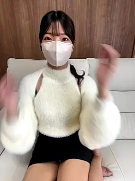 Snapshot of y_yunchan chatting on 10-21-25, 01:06 y yunchan online show from 10-21-25, 01:06