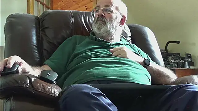 Snapshot of janzer13 chatting on 09-13-25, 01:11 janzer13 online show from 09-13-25, 01:11