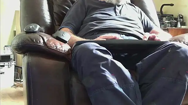 Snapshot of janzer13 chatting on 09-17-25, 11:56 janzer13 online show from 09-17-25, 11:56