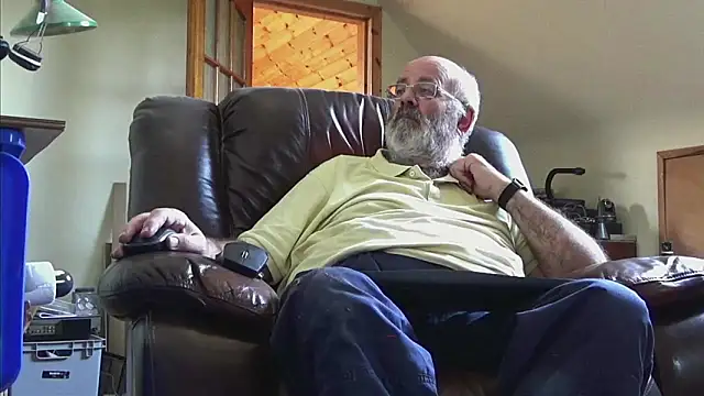 Snapshot of janzer13 chatting on 09-24-25, 12:41 janzer13 online show from 09-24-25, 12:41