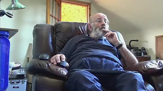 Snapshot of janzer13 chatting on 09-25-25, 12:53 janzer13 online show from 09-25-25, 12:53