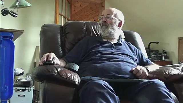 Snapshot of janzer13 chatting on 09-30-25, 02:00 janzer13 online show from 09-30-25, 02:00