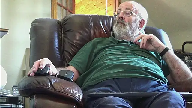 Snapshot of janzer13 chatting on 11-01-25, 02:08 janzer13 online show from 11-01-25, 02:08