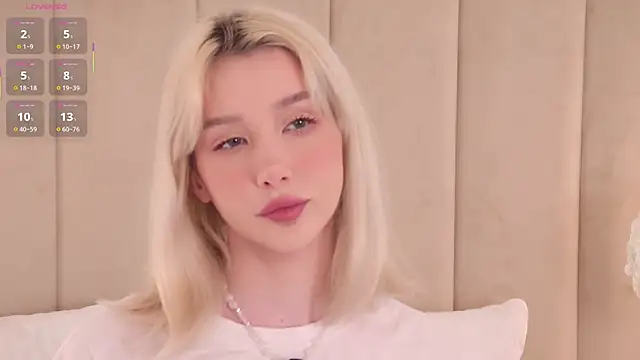 Snapshot of Nesolla chatting on 09-22-25, 07:49 Nesolla online show from 09-22-25, 07:49