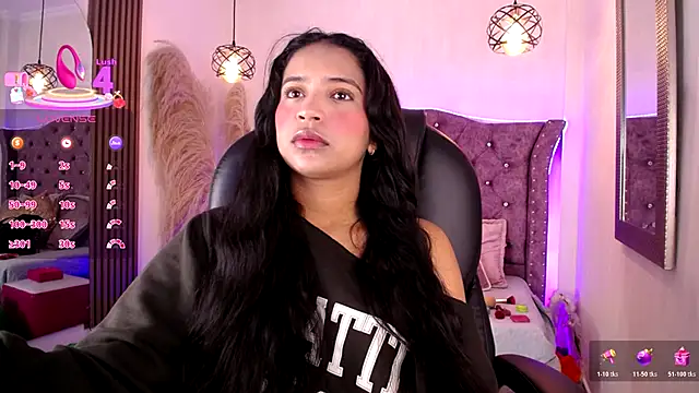 SophiaWalker 1 online show from 11-27-25, 12:07