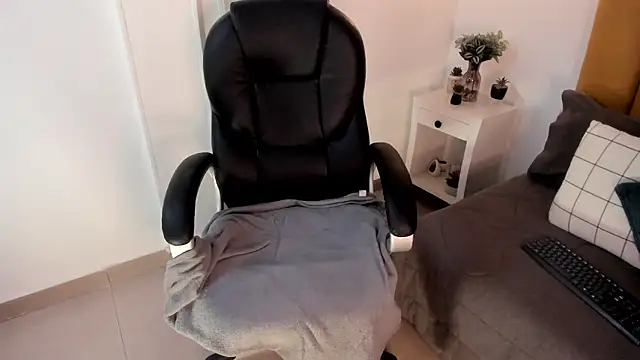 Snapshot of marie_bass chatting on 09-14-25, 01:43 marie bass online show from 09-14-25, 01:43