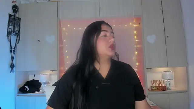 LilyWhitney online show from 10-26-25, 04:07