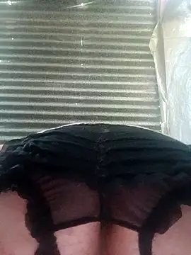 Snapshot of Canuseemeray chatting on 10-28-25, 03:25 Canuseemeray online show from 10-28-25, 03:25