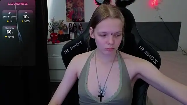 Snapshot of Luna_Navy chatting on 09-12-25, 09:42 Luna Navy online show from 09-12-25, 09:42