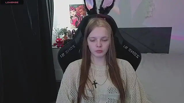 Snapshot of Luna_Navy chatting on 09-26-25, 08:29 Luna Navy online show from 09-26-25, 08:29