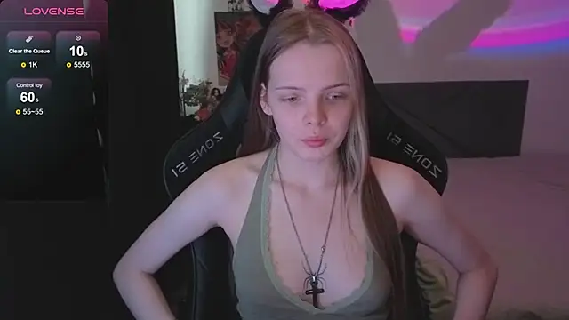 Snapshot of Luna_Navy chatting on 12-03-25, 08:12 Luna Navy online show from 12-03-25, 08:12