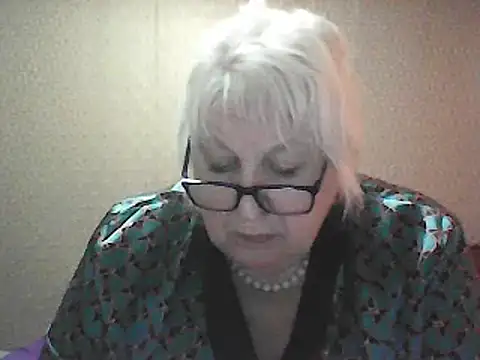 Alexia64231 online show from 10-09-25, 07:06