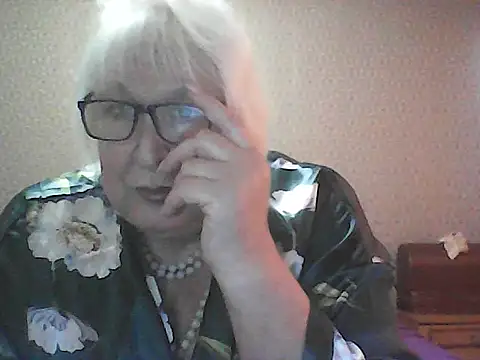 Alexia64231 online show from 10-20-25, 05:41