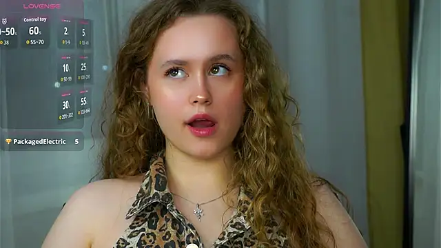 Snapshot of SusannaScholler chatting on 10-08-25, 06:27 SusannaScholler online show from 10-08-25, 06:27