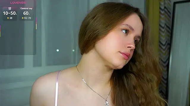 Snapshot of SusannaScholler chatting on 10-24-25, 06:37 SusannaScholler online show from 10-24-25, 06:37