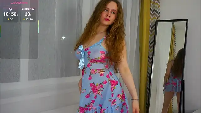 Snapshot of SusannaScholler chatting on 10-28-25, 07:16 SusannaScholler online show from 10-28-25, 07:16