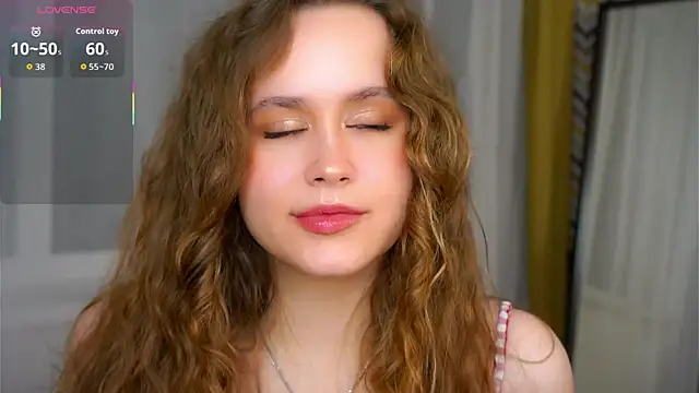 Snapshot of SusannaScholler chatting on 10-30-25, 06:41 SusannaScholler online show from 10-30-25, 06:41