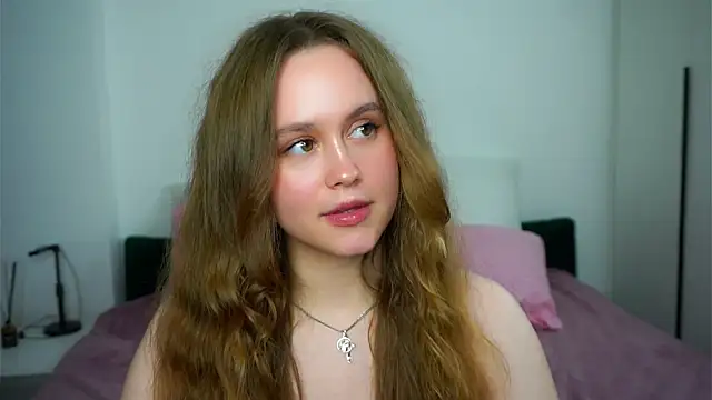 Snapshot of SusannaScholler chatting on 11-05-25, 07:36 SusannaScholler online show from 11-05-25, 07:36