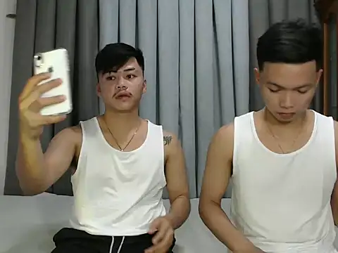 hot emman online show from 10-22-25, 02:39