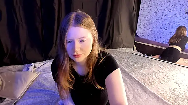 Snapshot of Lillie_Berry chatting on 10-03-25, 04:31 Lillie Berry online show from 10-03-25, 04:31