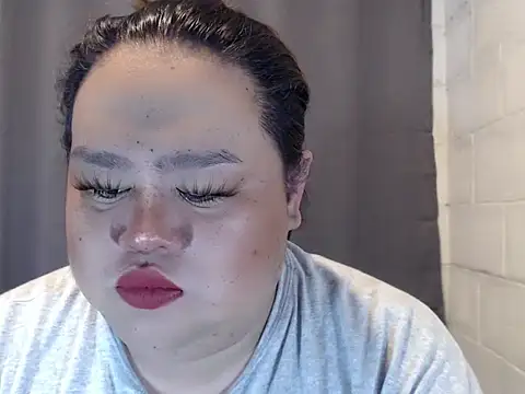 Snapshot of Dimplesnow chatting on 11-15-25, 04:03 Dimplesnow online show from 11-15-25, 04:03