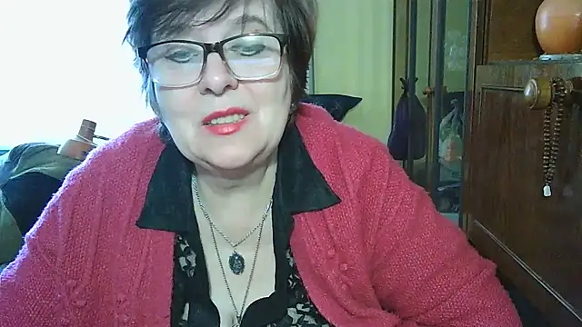 Snapshot of VeronicaGold511 chatting on 02-06-26, 09:34 VeronicaGold511 online show from 02-06-26, 09:34
