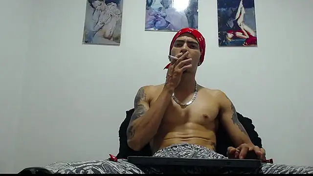 Snapshot of Daniel_laverde chatting on 10-21-25, 06:58 Daniel laverde online show from 10-21-25, 06:58