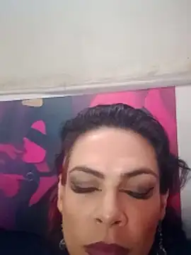 Veronnaink online show from 10-28-25, 07:49