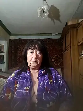 Snapshot of CrystalLime6411 chatting on 09-26-25, 04:22 CrystalLime6411 online show from 09-26-25, 04:22