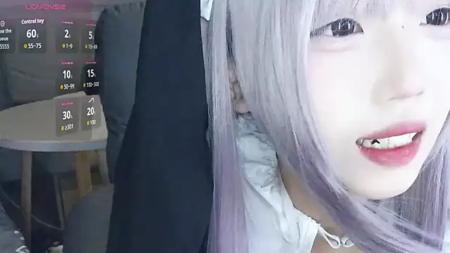 Snapshot of a5l2e0x chatting on 10-19-25, 11:27 a5l2e0x online show from 10-19-25, 11:27