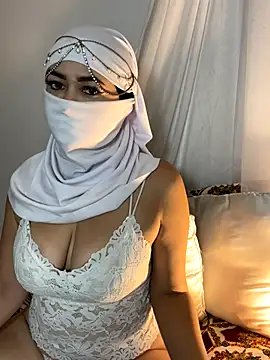 Amyraa  online show from 11-06-25, 12:17