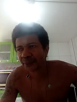 moreno25centimetro online show from 12-18-25, 01:50