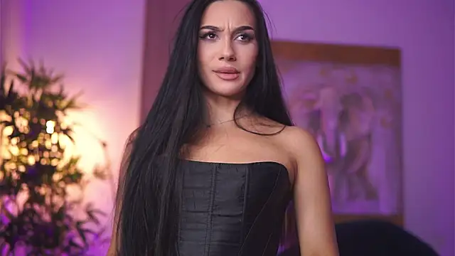 NinaSolenne online show from 10-28-25, 09:06