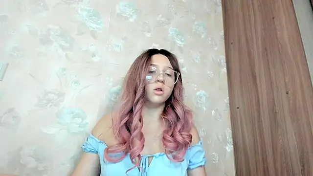 Stephanie Hills online show from 09-10-25, 07:41