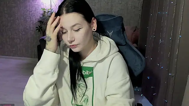 Snapshot of AlinaGreeeen chatting on 09-10-25, 08:58 AlinaGreeeen online show from 09-10-25, 08:58