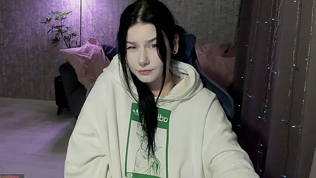 Snapshot of AlinaGreeeen chatting on 09-12-25, 06:46 AlinaGreeeen online show from 09-12-25, 06:46