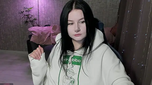 Snapshot of AlinaGreeeen chatting on 09-14-25, 12:54 AlinaGreeeen online show from 09-14-25, 12:54