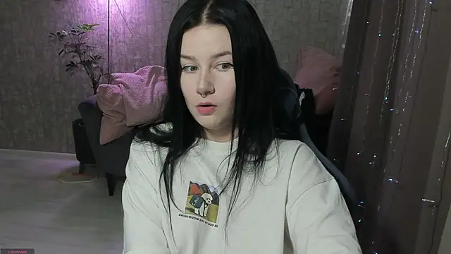 Snapshot of AlinaGreeeen chatting on 09-18-25, 08:49 AlinaGreeeen online show from 09-18-25, 08:49