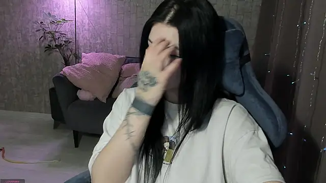 Snapshot of AlinaGreeeen chatting on 09-26-25, 12:53 AlinaGreeeen online show from 09-26-25, 12:53