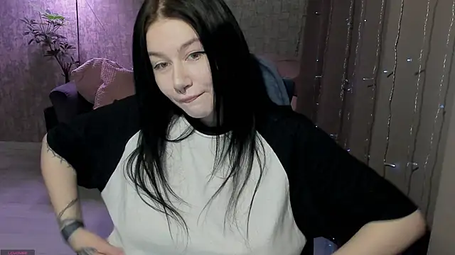 Snapshot of AlinaGreeeen chatting on 11-01-25, 03:52 AlinaGreeeen online show from 11-01-25, 03:52