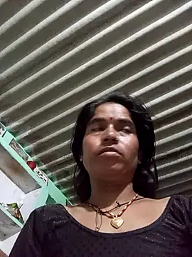 MISS LOVE 001 online show from 10-18-25, 05:03