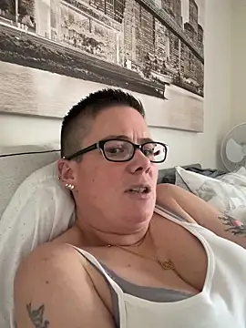 voluptuous-minx online show from 12-17-25, 09:59